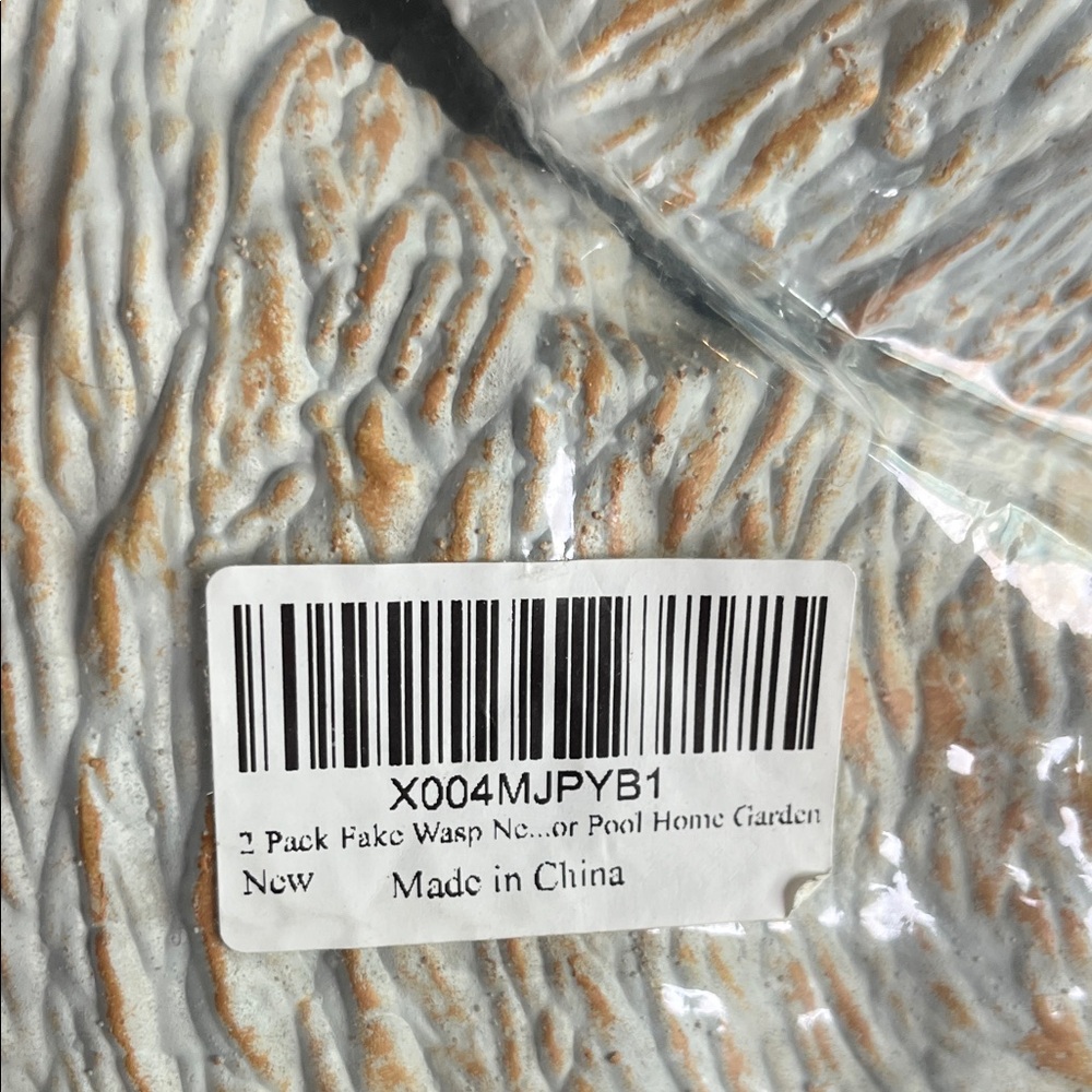 Set of 8 fake wasp nests great for pool home or garden new in package - Picture 2 of 2